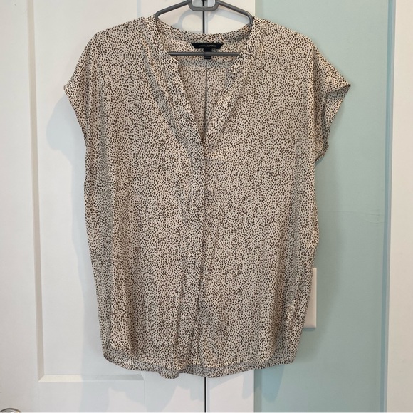 Banana Republic Boxy Cap Sleeve Button Down Blouse - Animal Print - Picture 1 of 3